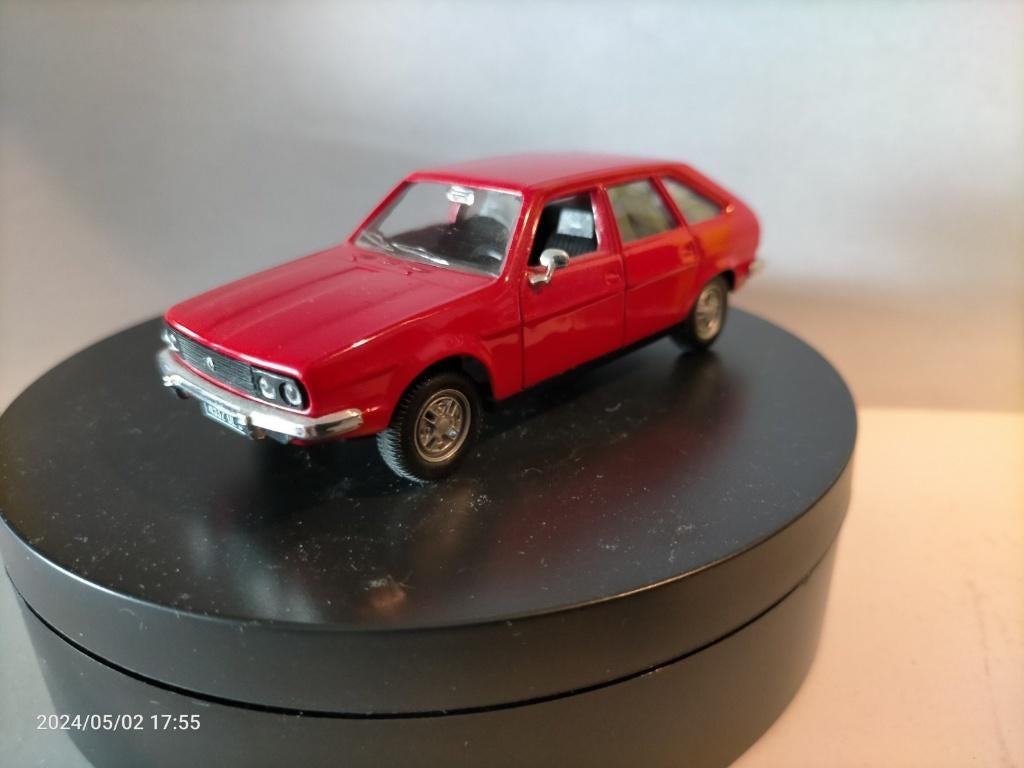 Renault 30 norev, Ophalen of Verzenden, Auto, Norev