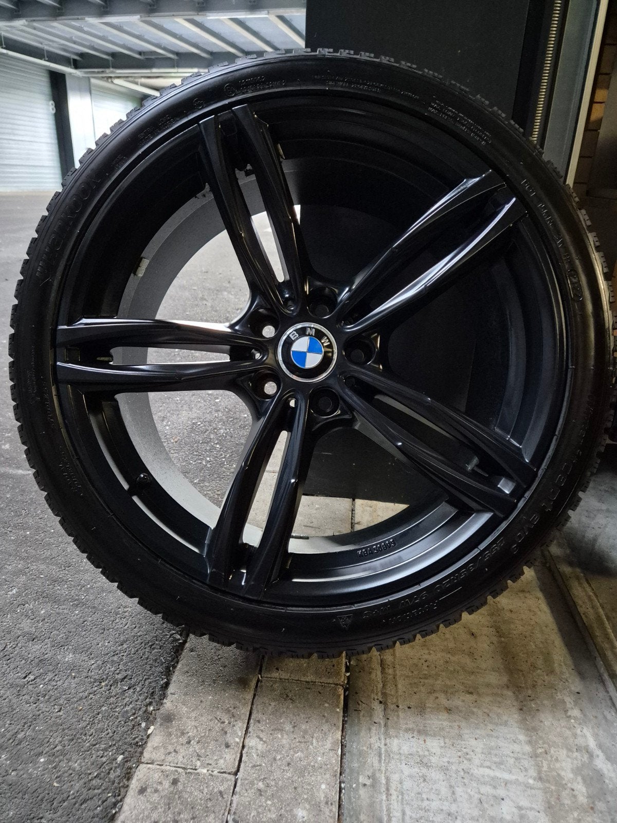 5x120 / 20inch BMW 5 SERIE WINTERSET 8mm  hankook, Ophalen, 255 mm, Banden en Velgen, Winterbanden