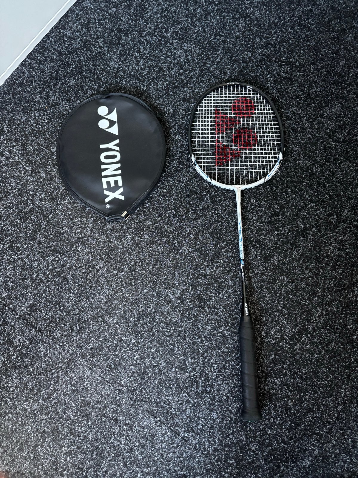 Yonex Muscle Power 2 Badmintonracket met hoes, Sport en Fitness, Ophalen of Verzenden, Zo goed als nieuw, Racket(s)