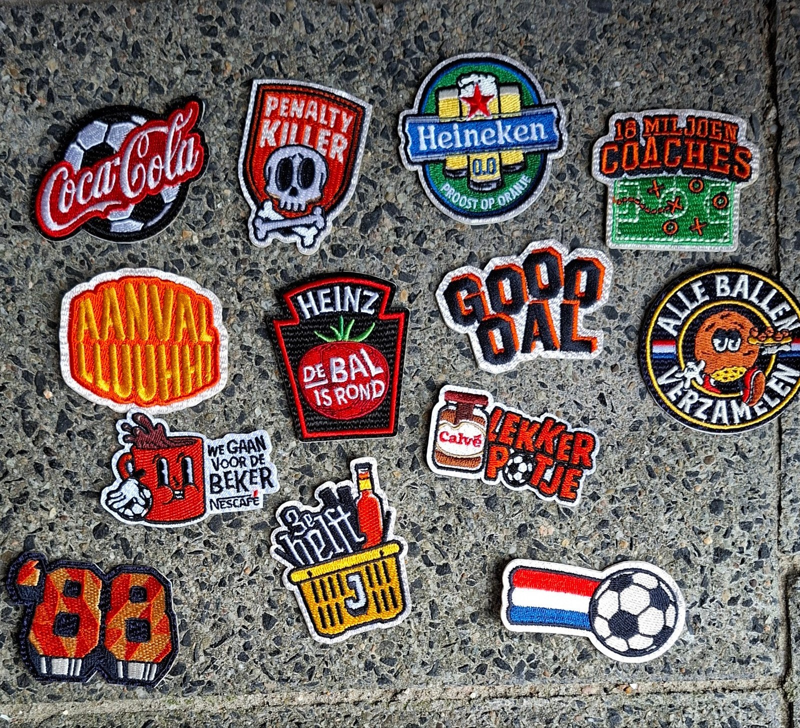 Emblemen 2,50 per stuk, Ophalen of Verzenden, Bakvorm