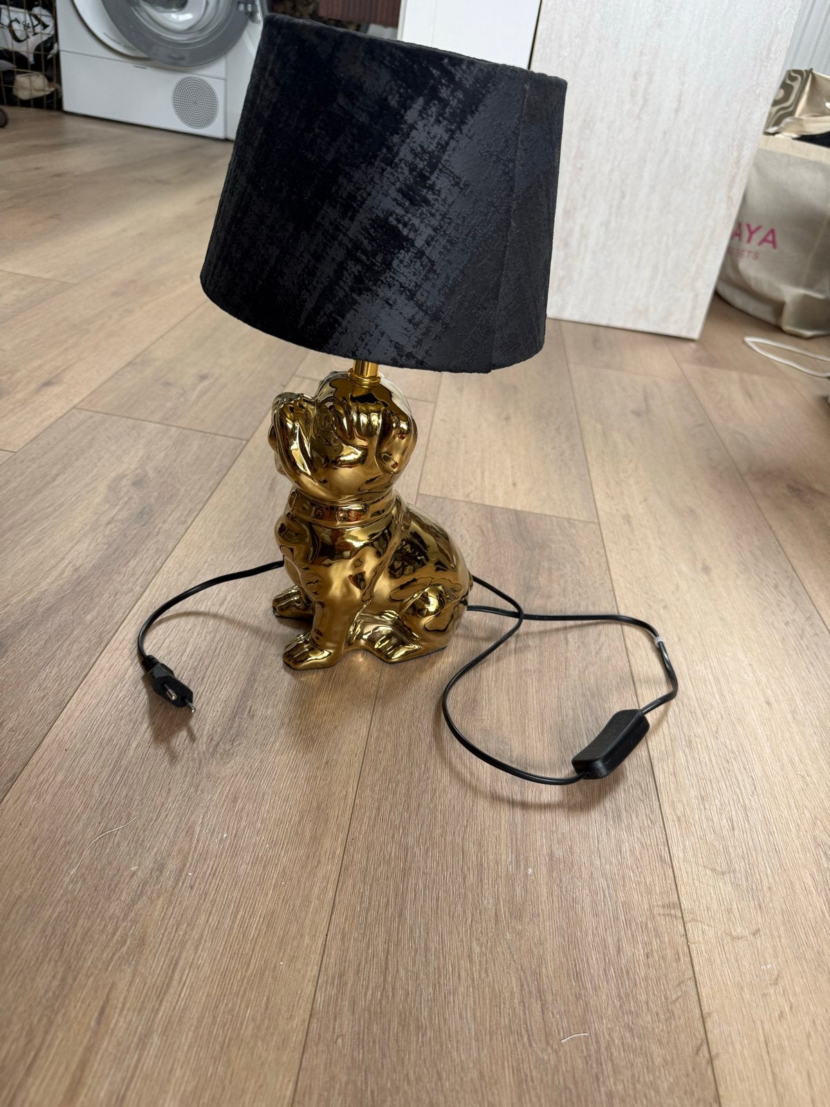 Gouden Bulldog Tafellamp met Zwarte Kap, Met schakelaar, Goud, Ophalen of Verzenden, Metaal