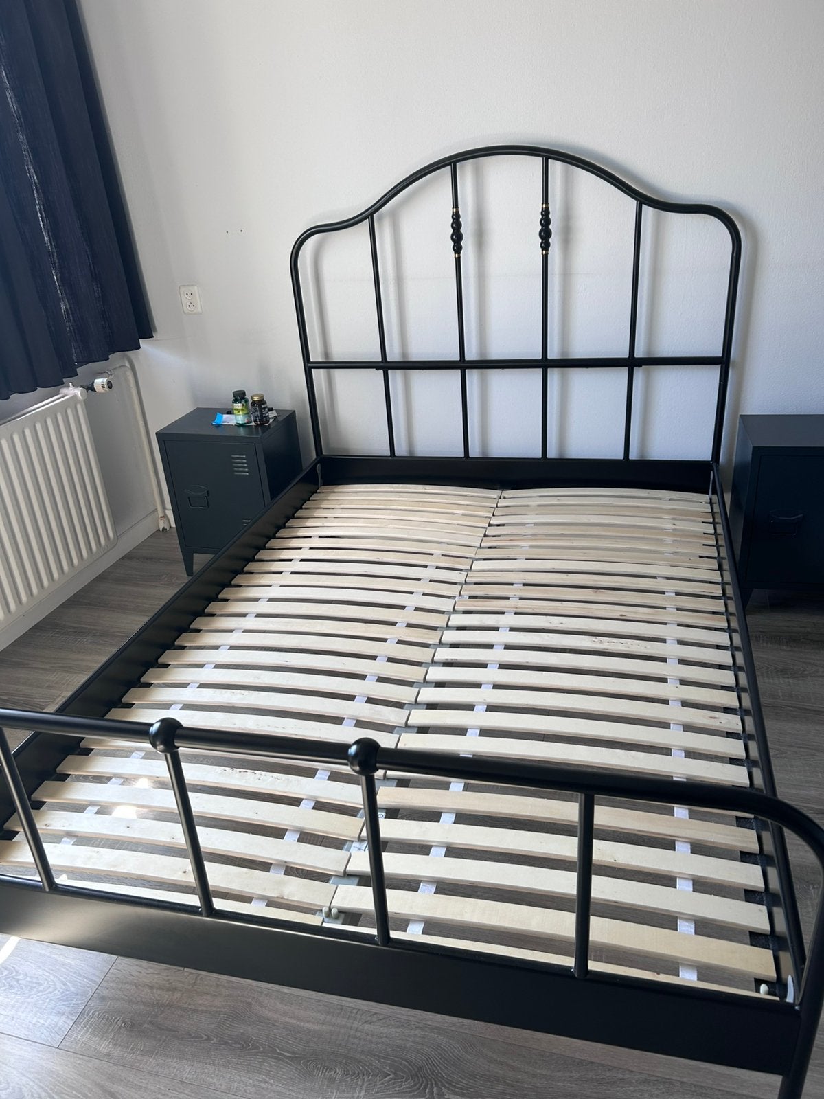 IKEA Sagstua bedframe(140x200) en lattenbodem, Huis en Inrichting, Slaapkamer | Bedden, Ophalen, Zwart, Tweepersoons, 140 cm