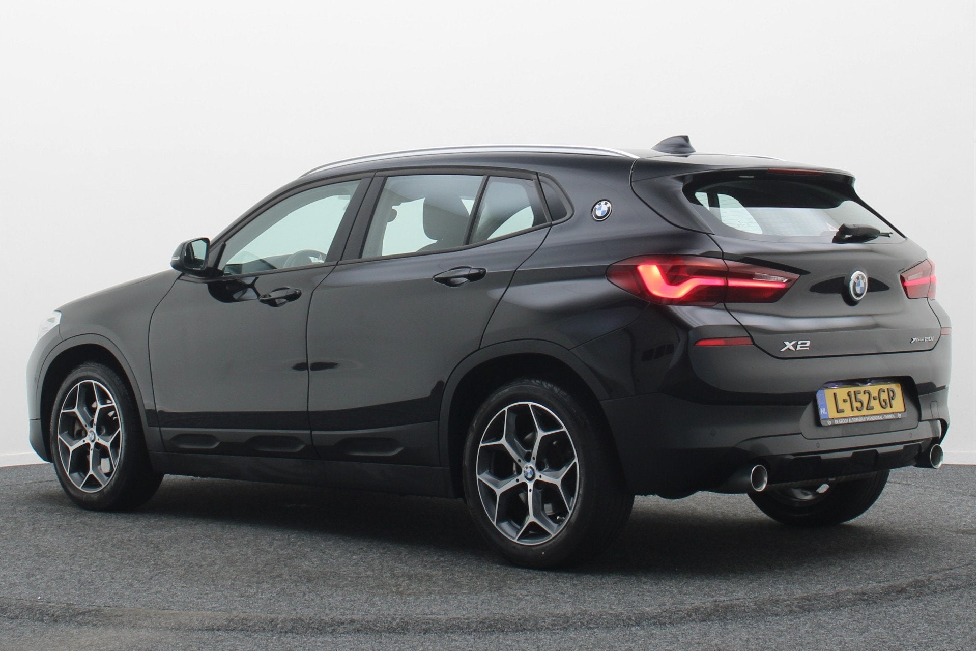 BMW X2 xDrive20i High Executive LED, Camera, Trekhaak, Navig, Automaat, 1998 cc, Gebruikt, 2000 kg