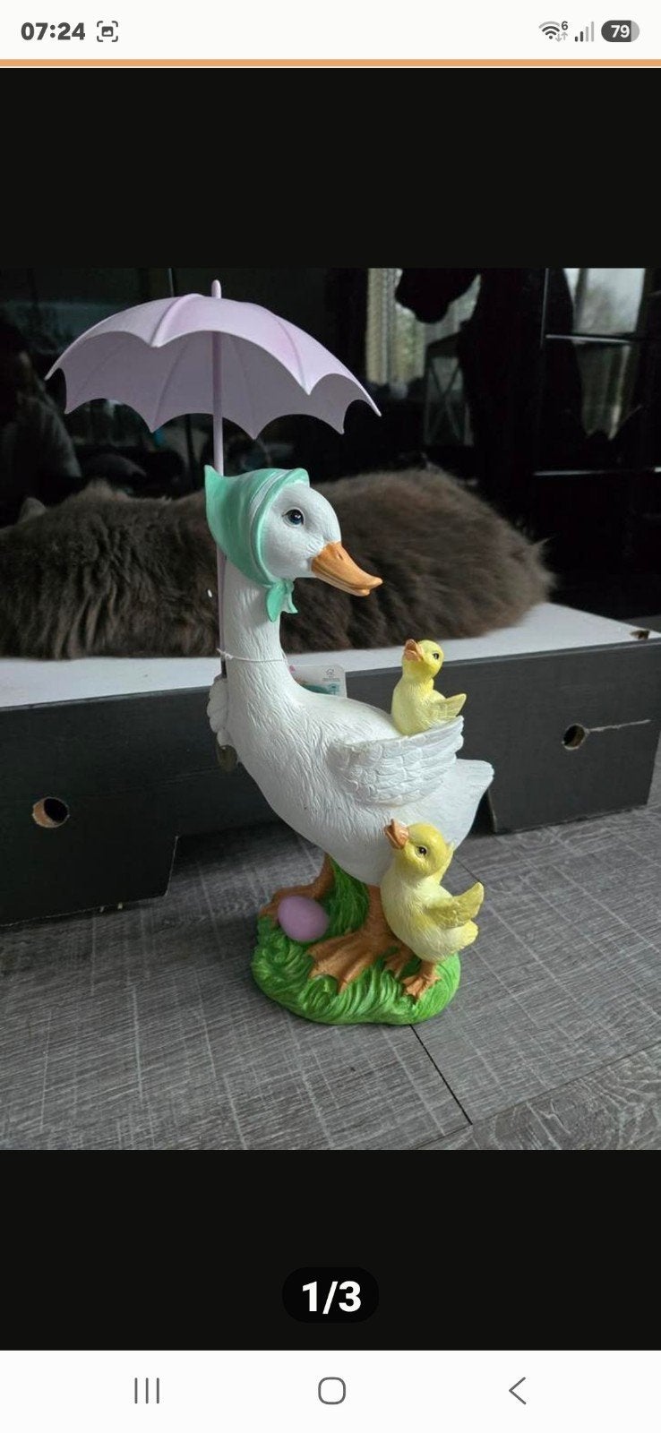 Schattig tuinbeeld van een eend met kuikens onder een parapl, Verzamelen, Beelden en Beeldjes, Ophalen of Verzenden, Dier
