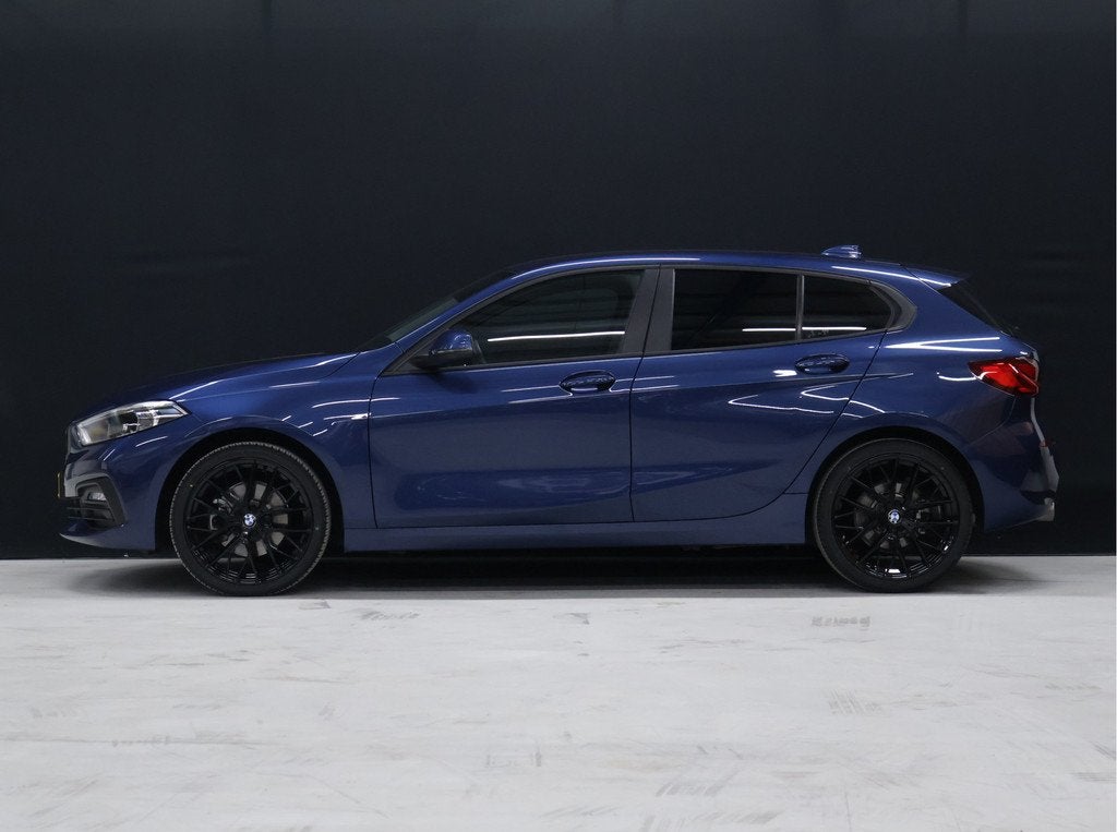 BMW 1-serie 118i M Sport [M STUUR, APPLE CARPLAY, STOELVERWA, Auto's, BMW, 136 pk, Gebruikt, Blauw, Bedrijf