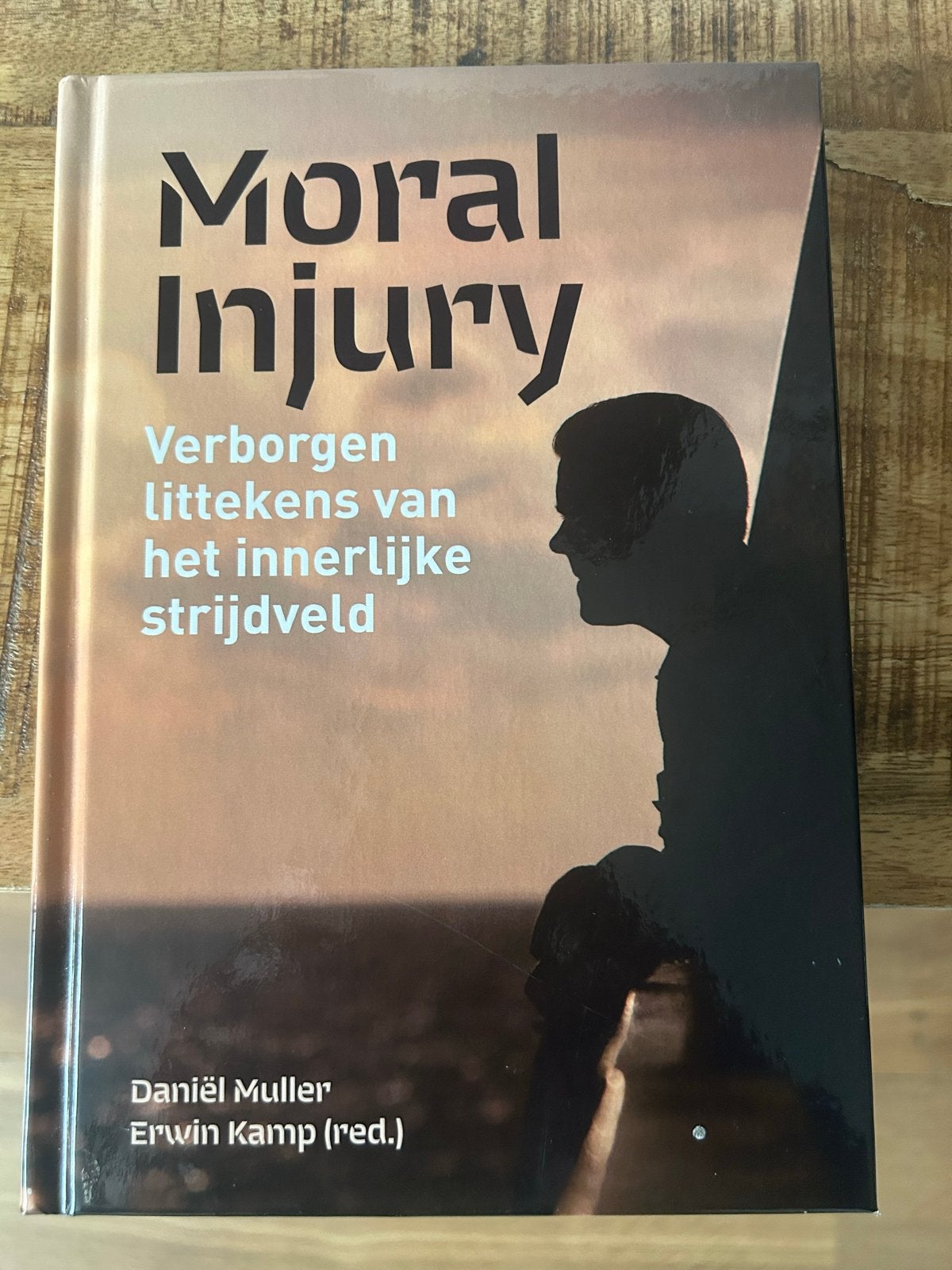 Erwin Kamp - Moral Injury, Ophalen of Verzenden, Zo goed als nieuw, Nederland, Erwin Kamp; Daniël Muller