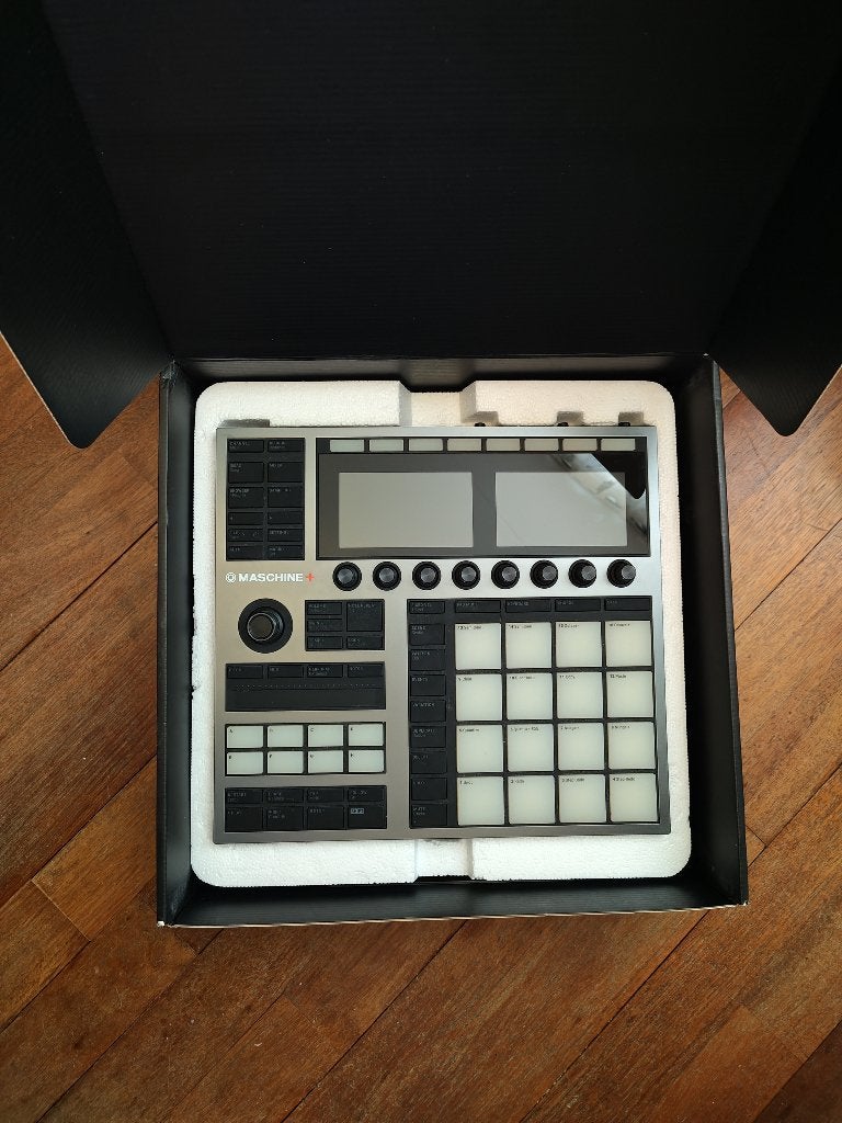 Native Instruments Maschine Plus, Muziek en Instrumenten, Samplers, Ophalen of Verzenden, Gebruikt