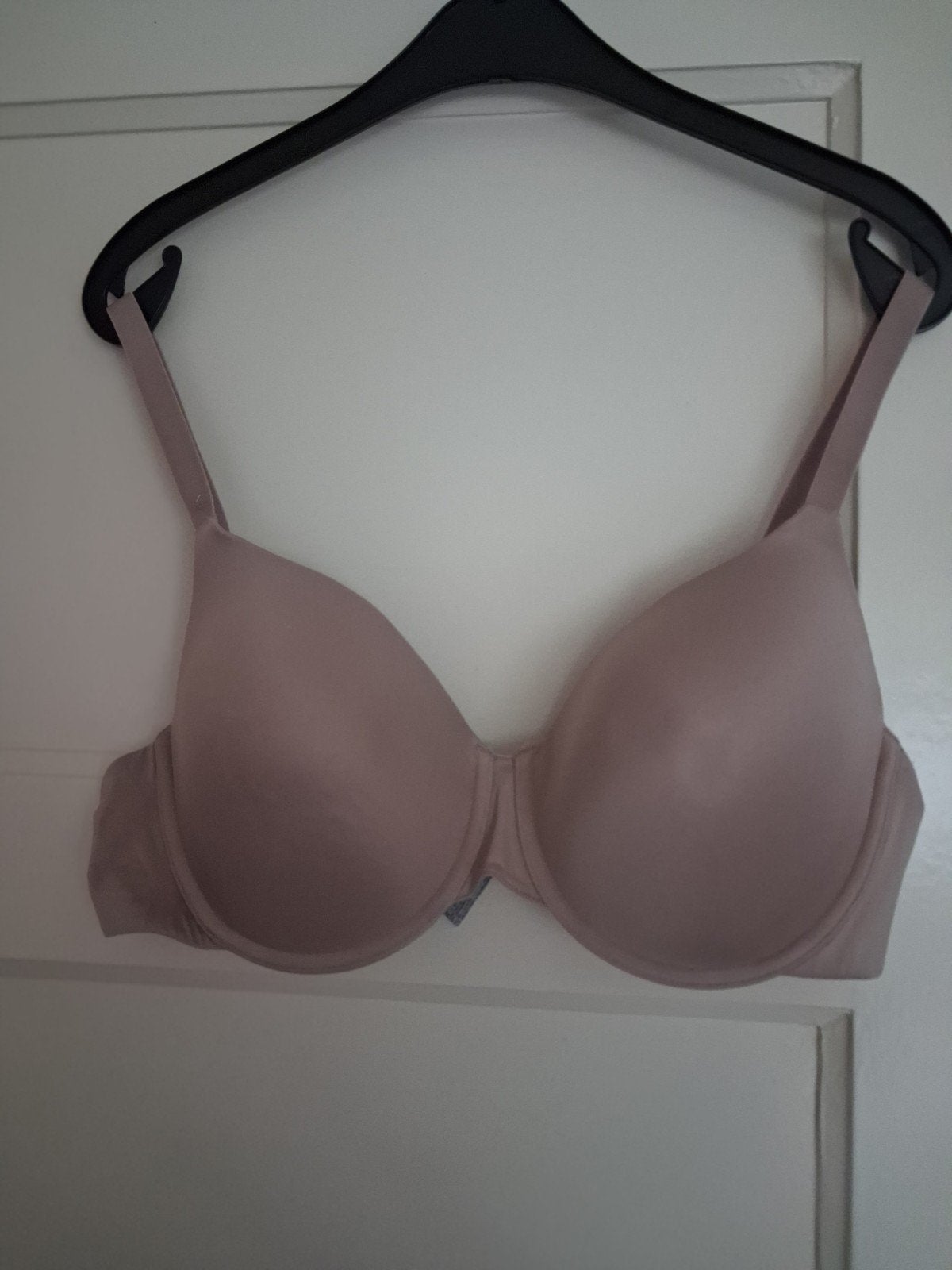 2 HEMA T-shirt BH's 90D Beige met beugel., Ophalen of Verzenden, Beige, BH
