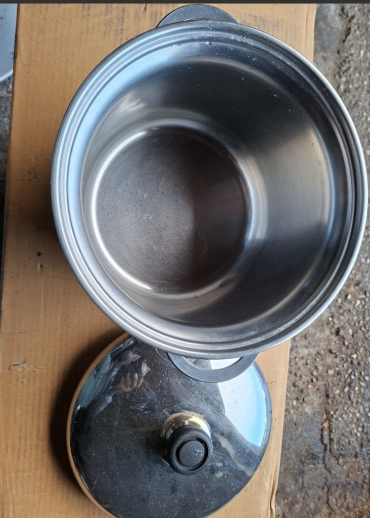 GROTE INOX KOOKPOT EN GROOT VERSIJP, Ophalen, Geschikt voor barbecue, Zo goed als nieuw, Rvs