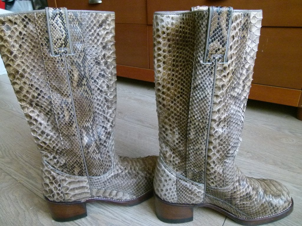 Stoere modieuze dameslaarzen  SANCHO, Kleding | Dames, Schoenen, Hoge laarzen, Ophalen of Verzenden, Zo goed als nieuw, Grijs
