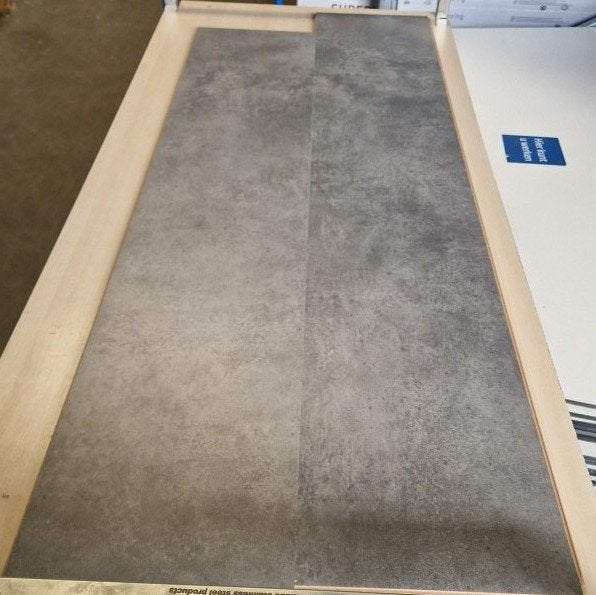 Circa 92 m2 laminaat Peli Parke Elegance Grijs Betonlook, Ophalen, 75 m² of meer, Gebruikte laminaat, Gebruikte laminaat