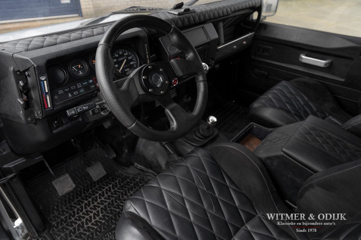 Land Rover Defender 90 benzine Blijvend bijtellingsvriendeli, Gebruikt, Zwart, Handgeschakeld, Zilver of Grijs