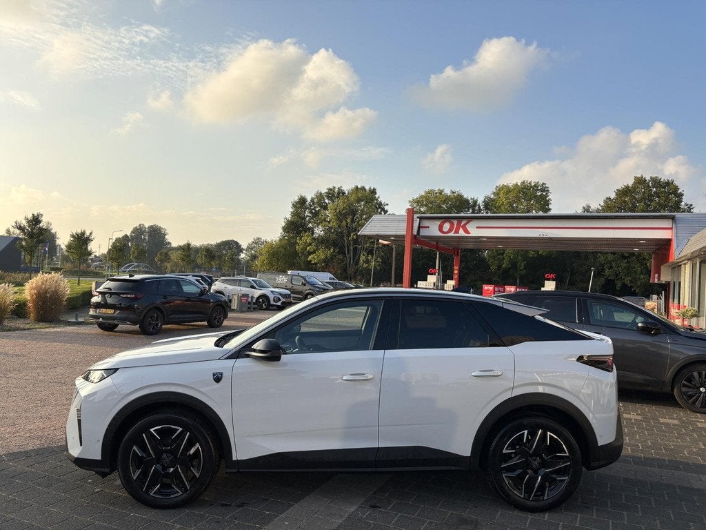 Peugeot 3008 1.2 Hybrid 136 GT | Apple carplay/Android auto, Gebruikt, Euro 6, 1199 cc, Wit