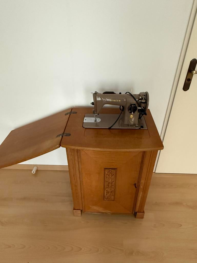 Vintage Singer naaimachine in kast - jaren 50/60, Antiek en Kunst, Ophalen