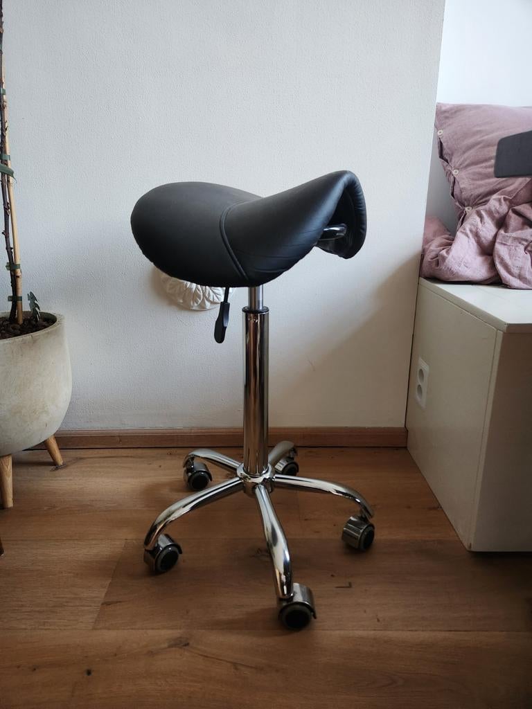 Zadelkruk / Bureaustoel / Kappersstoel, Huis en Inrichting, Bureaustoelen, Ophalen, Zwart, Zo goed als nieuw, Bureaukruk