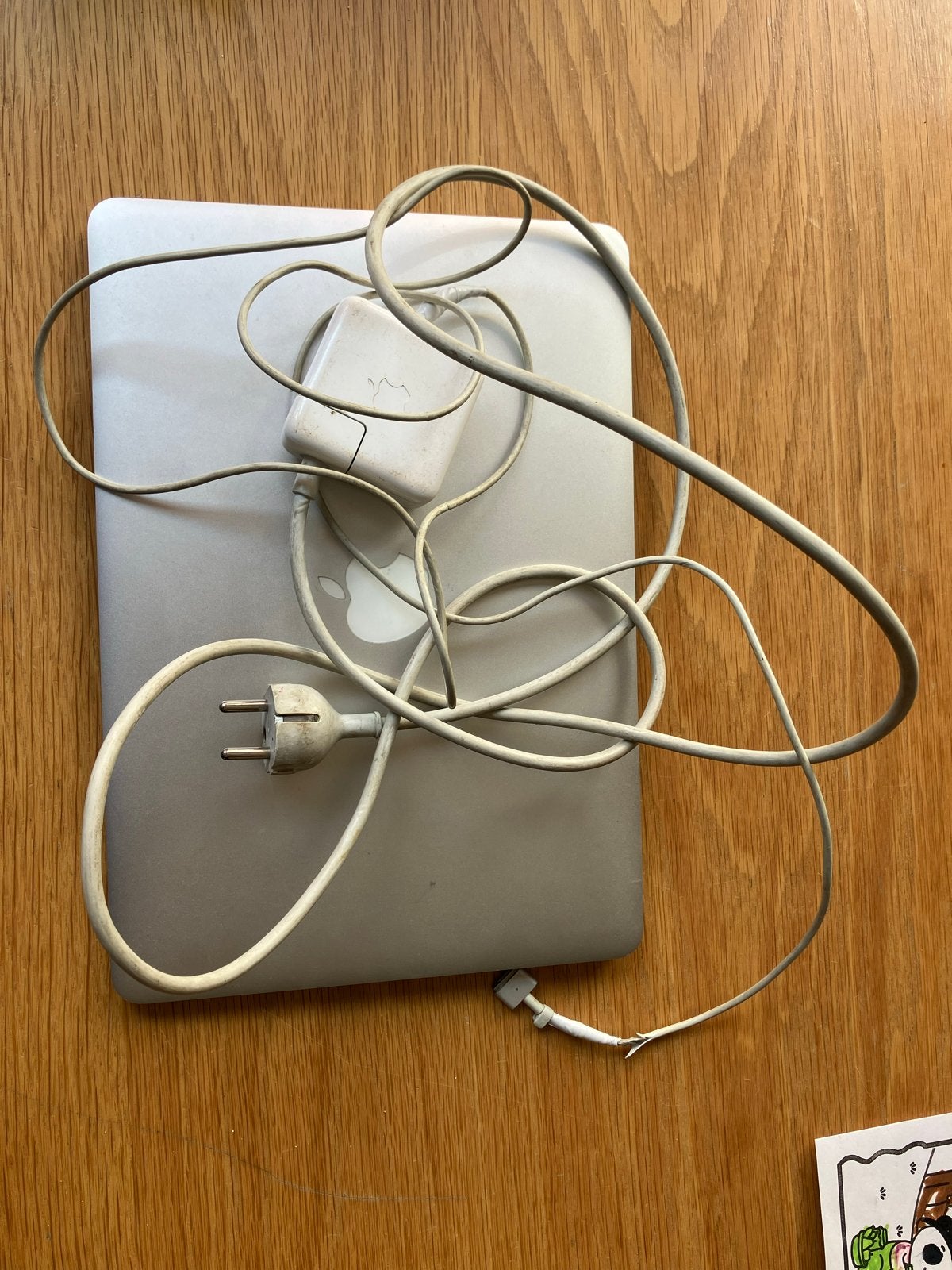 MacBook Air A1466 (defect, accu bol), Computers en Software, Apple Macbooks, 13 inch, Minder dan 2 Ghz, Ophalen of Verzenden, Niet werkend