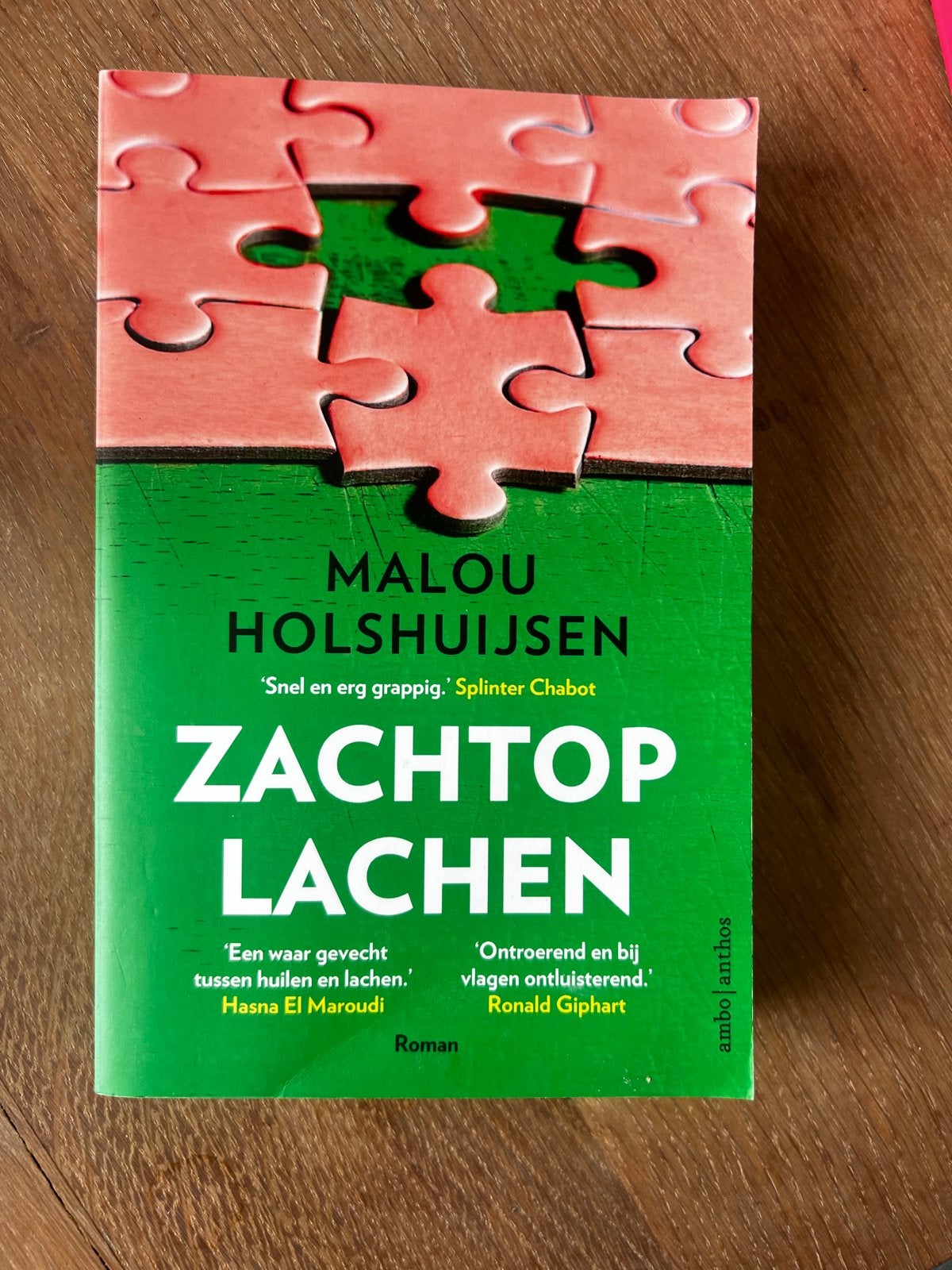 Zachtop Lachen - Malou Holshuijsen (Roman), Boeken, Ophalen of Verzenden, Gelezen, Nederland