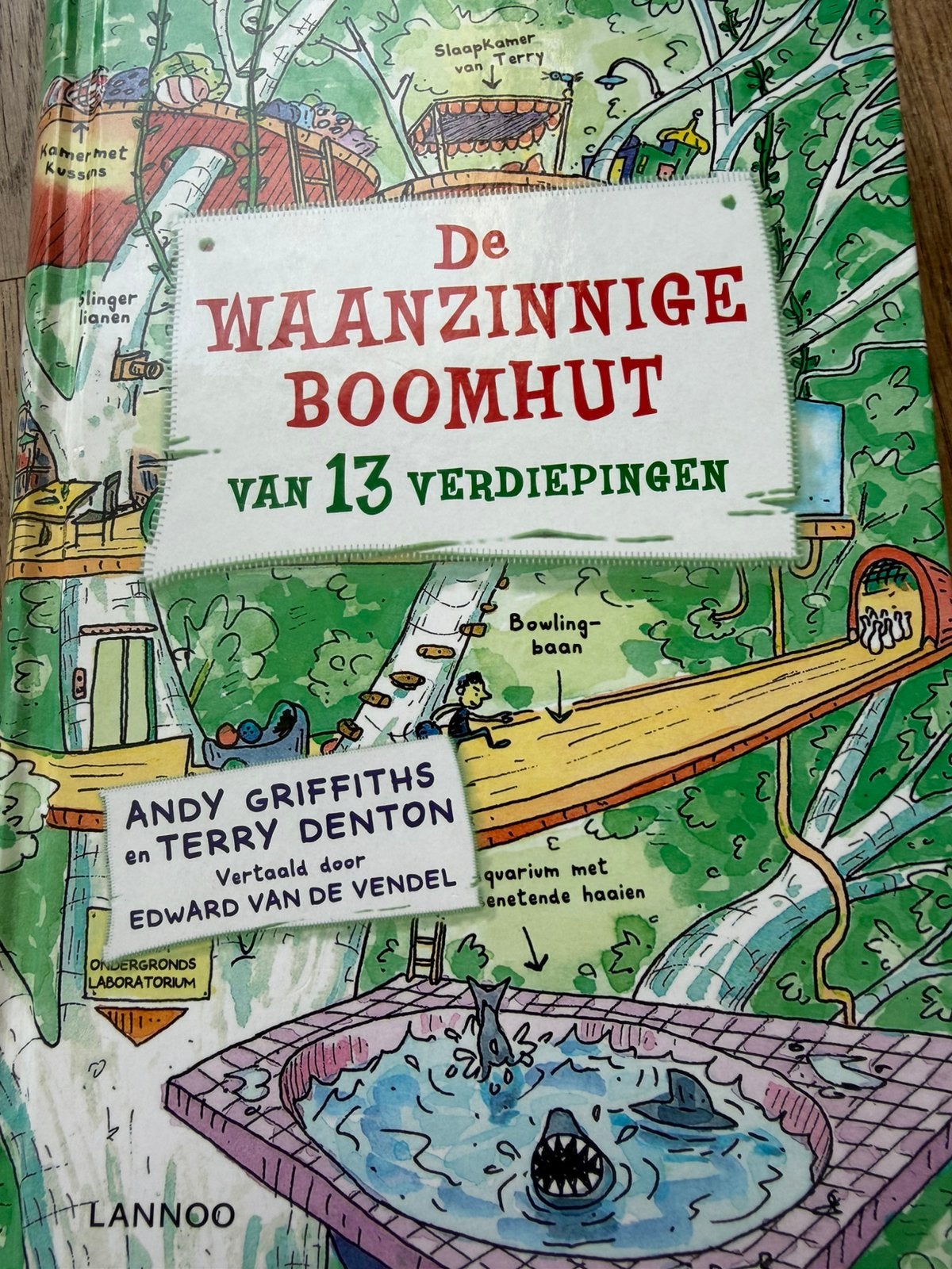 Waanzinnige boomhut 13 verdiepingen, Ophalen of Verzenden, Gelezen