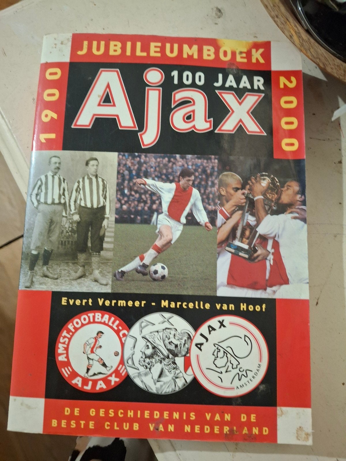 Jubileumboek 100 Jaar Ajax (1900-2000), Ophalen of Verzenden, Gelezen, Evert Vermeer, Marcelle van Hoof, Balsport
