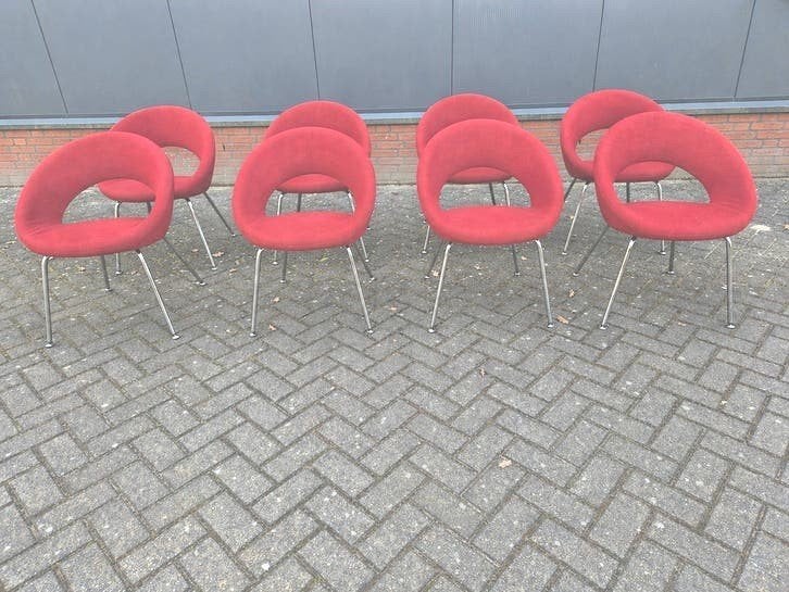 8 ARTIFORT Nina eetkamerstoelen izgst
in stof Rood
in stof, Ophalen, Arco leolux vitra eames stijl, Zo goed als nieuw, Stof