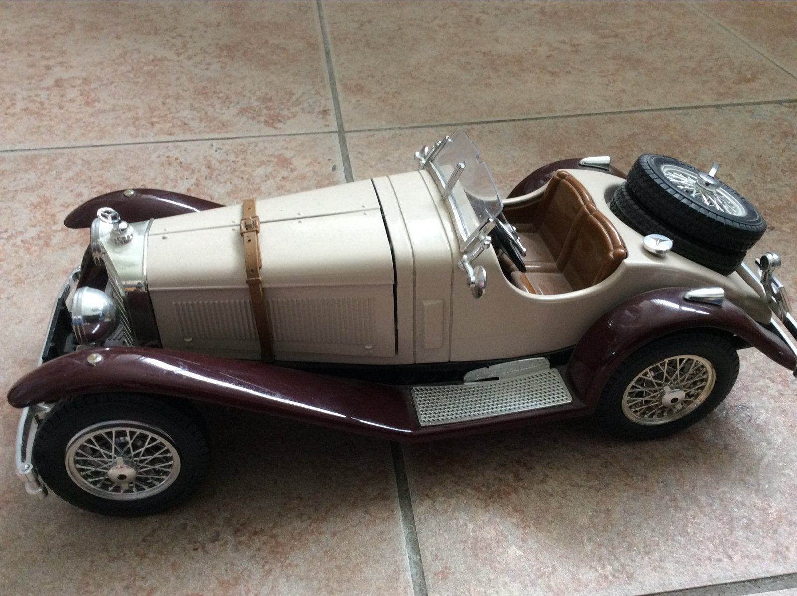 Burago Mercedes-Benz SSK 1928 Schaalmodel 1:18, Ophalen of Verzenden, Zo goed als nieuw, Auto, Bburago