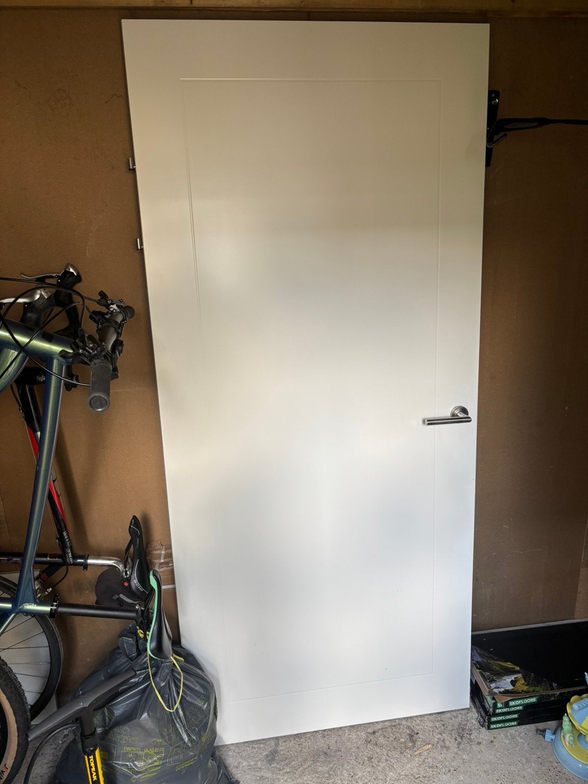 Svedex Opdekdeur, links draaiend, 211,5x93cm, incl. beslag, Ophalen, 80 tot 100 cm, Binnendeur, Zo goed als nieuw