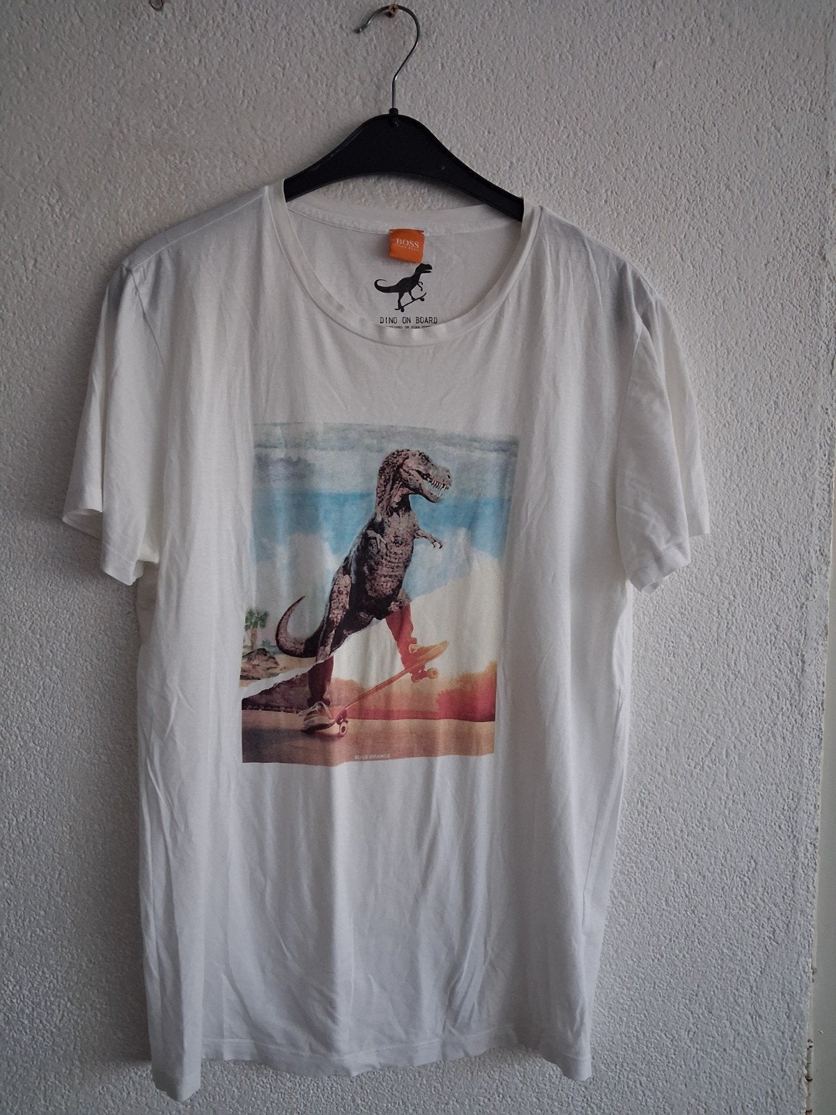 BOSS Orange T-shirt met Dino op Skateboard - Maat L, Ophalen of Verzenden