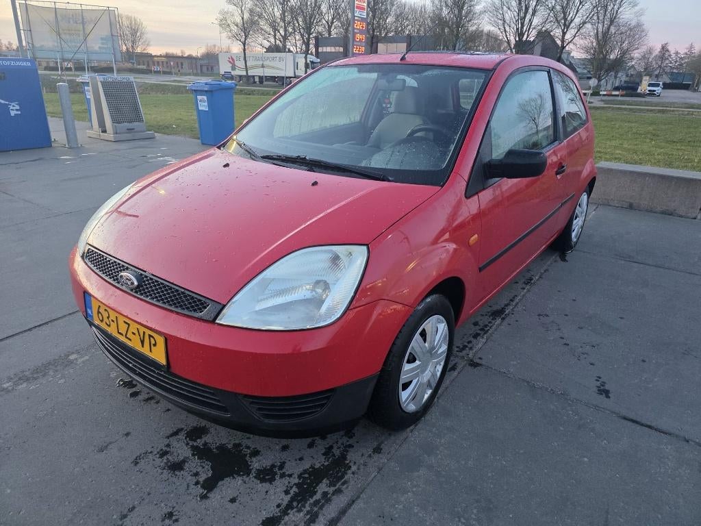 Ford Fiësta 1.25 16V 3DR 2003 Rood, Voorwielaandrijving, Stof, 40 €/maand, 1242 cc