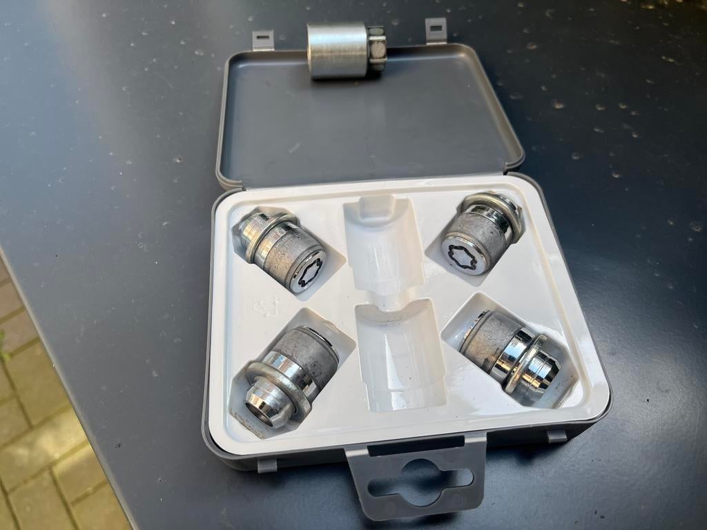Orginele Totota Yaris wiel sloten set, Ophalen of Verzenden, Toyota