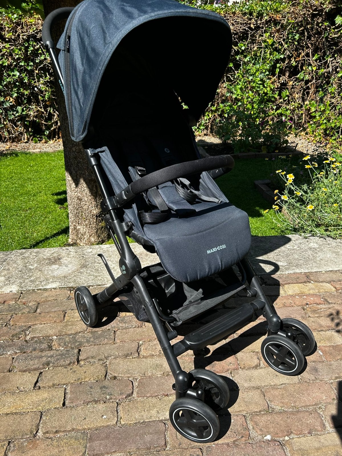 Buggy | Maxi Cosi Lara 2 Essential Graphite (zwart frame), Ophalen, Zo goed als nieuw, Maxi-Cosi