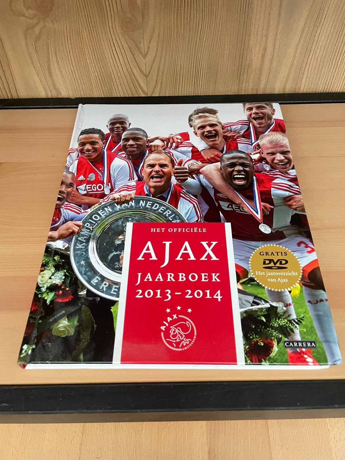 Ajax Jaarboek 2013-2014 - Nieuwstaat met DVD, Ophalen of Verzenden, Nieuw, Balsport
