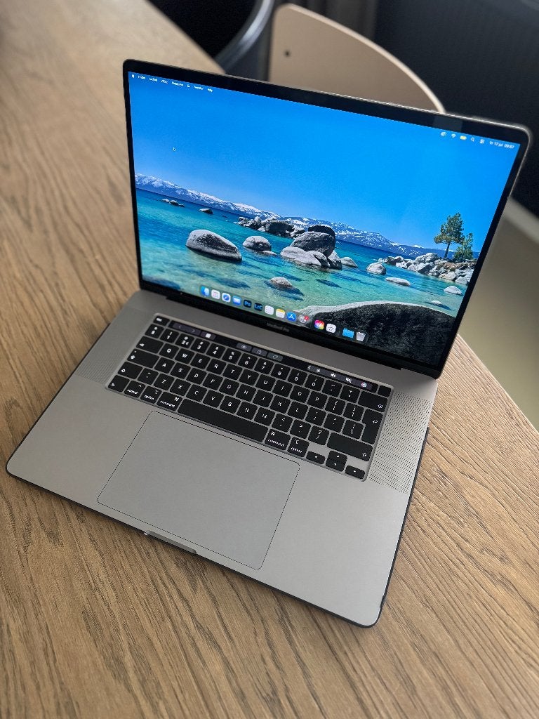 MacBook Pro 16-inch (2019), Computers en Software, Apple Macbooks, Zo goed als nieuw, MacBook Pro, 16 inch, 2 tot 3 Ghz, 1 TB of meer