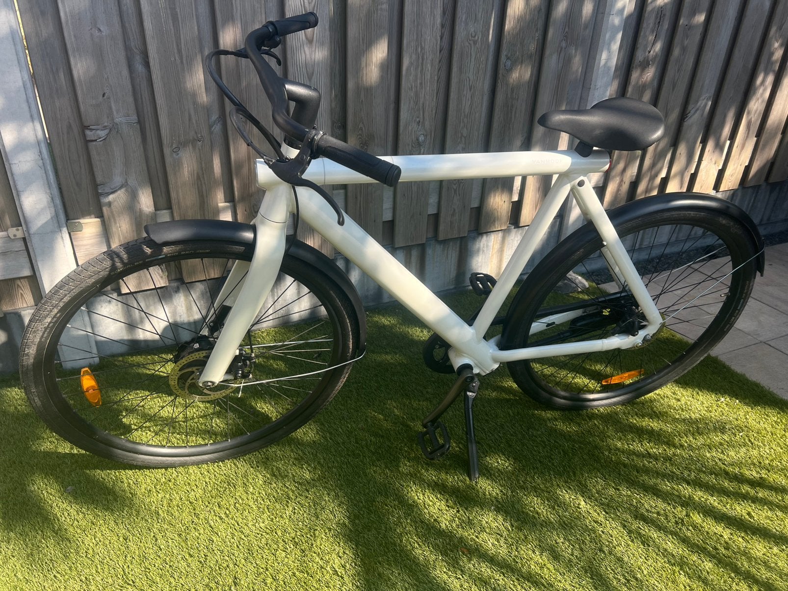 Vanmoof s2 fog white 32 km, Fietsen en Brommers, Elektrische fietsen, 59 cm of meer, Ophalen, Zo goed als nieuw, Overige merken