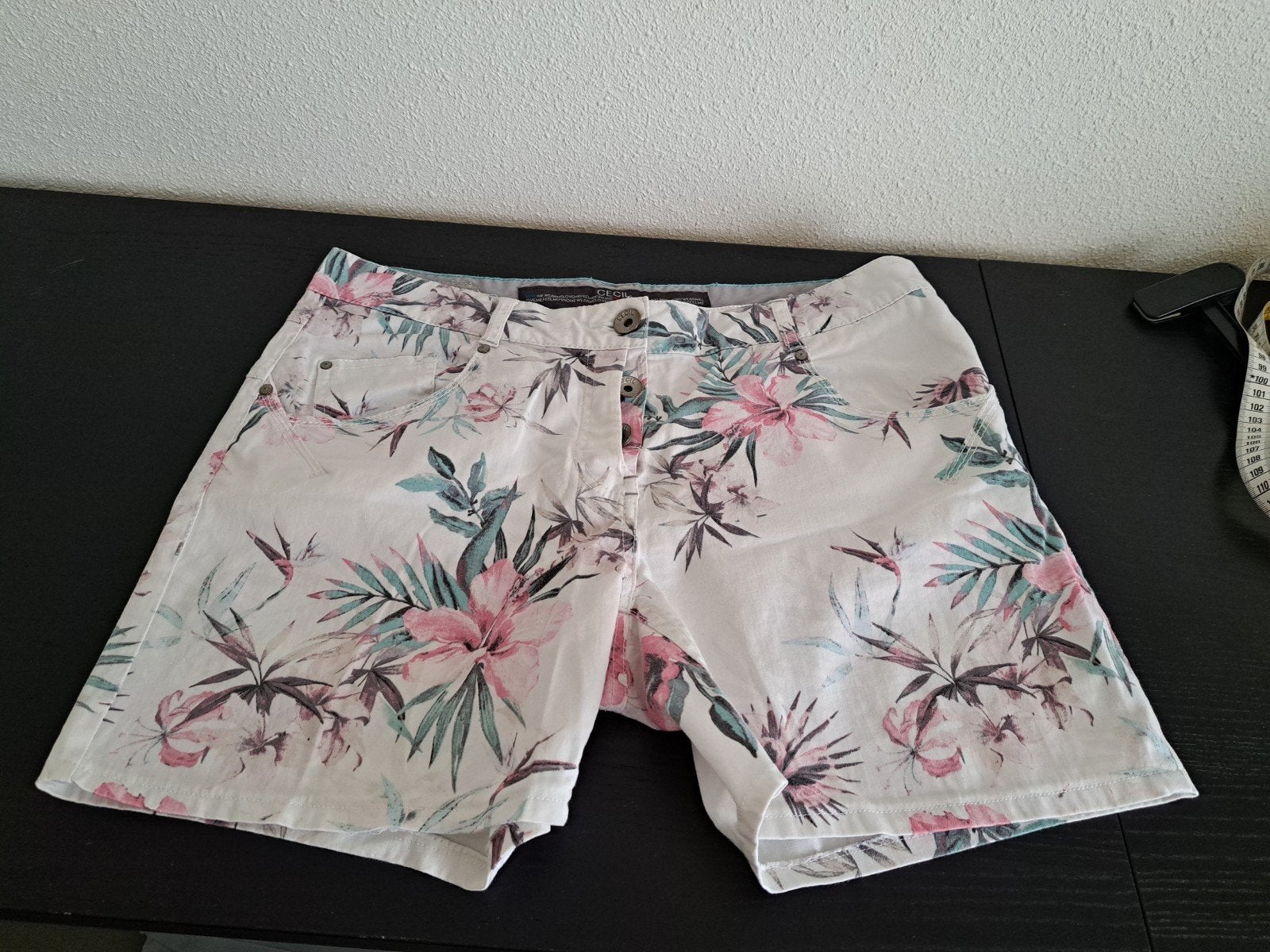 Cecil korte broek maat 29 bloemen, Maat 38/40 (M), Kort, Ophalen of Verzenden, Zo goed als nieuw