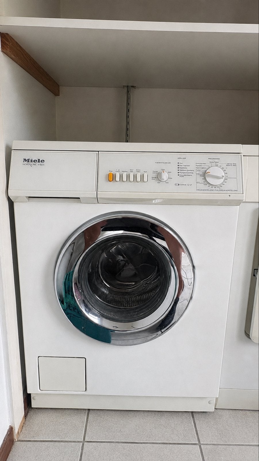 Miele Novotronic W825 Wasmachine - Gratis af te halen, Ophalen, Gebruikt, Voorlader, 85 tot 90 cm