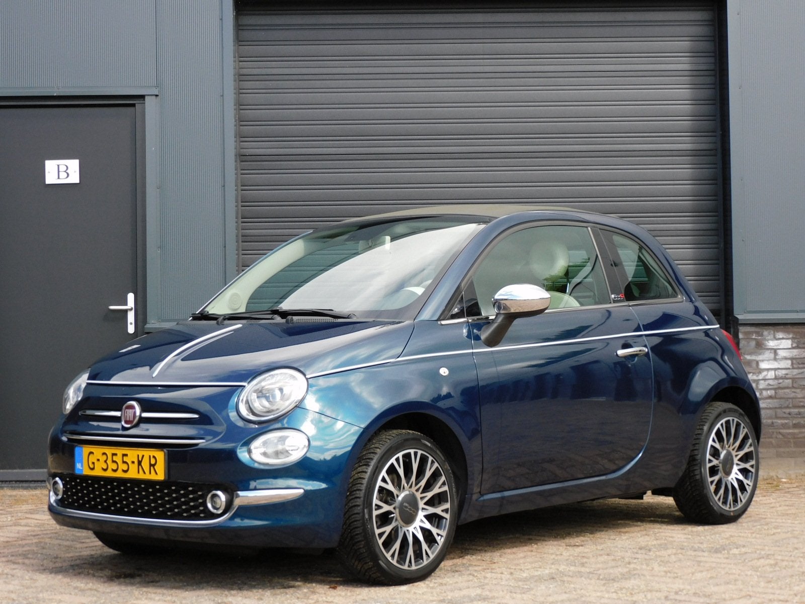 Fiat 500 1.2 Lounge CABRIO TOPSTAAT! CARPLY/ANDROID! CLIMA!, Voorwielaandrijving, Gebruikt, 4 cilinders, Leder en Stof
