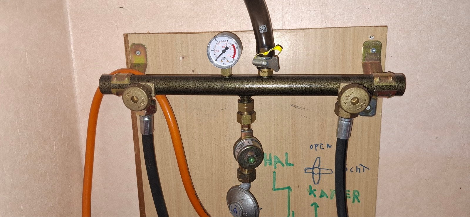 manifold Gasverdeelstuk met manometer en drukregelaar, Ophalen, Gebruikt