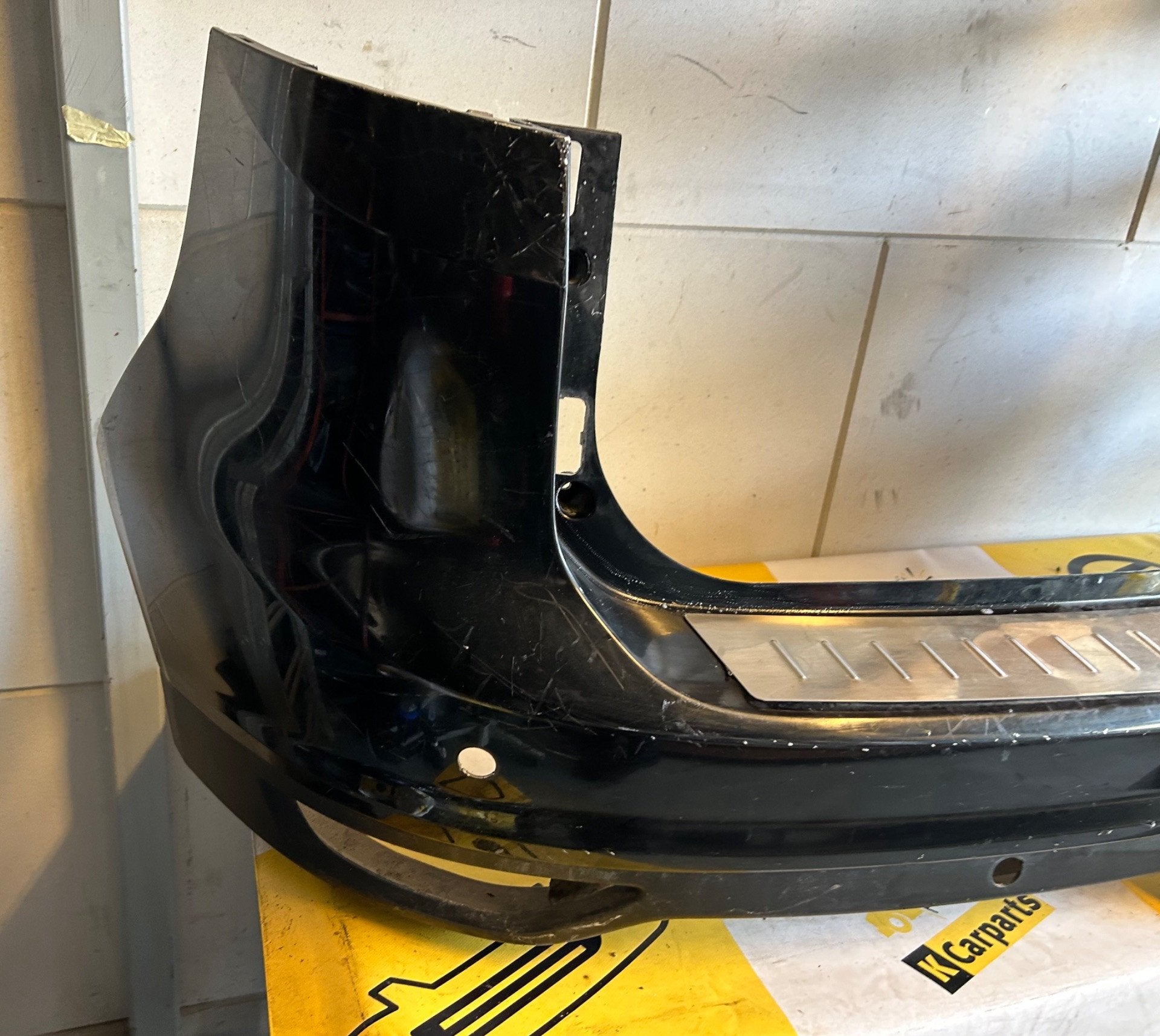 Ford S-Max Achterbumper 4xPDC AM51-R17K823H bumper, Info@fabrikant.eu, Fabrikantstraat 1
1000 AA  Amsterdam, NL, Ophalen of Verzenden
