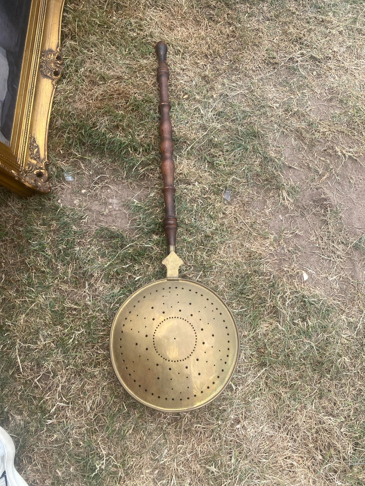 Antieke koperen beddenpan met houten steel, Antiek en Kunst, Ophalen