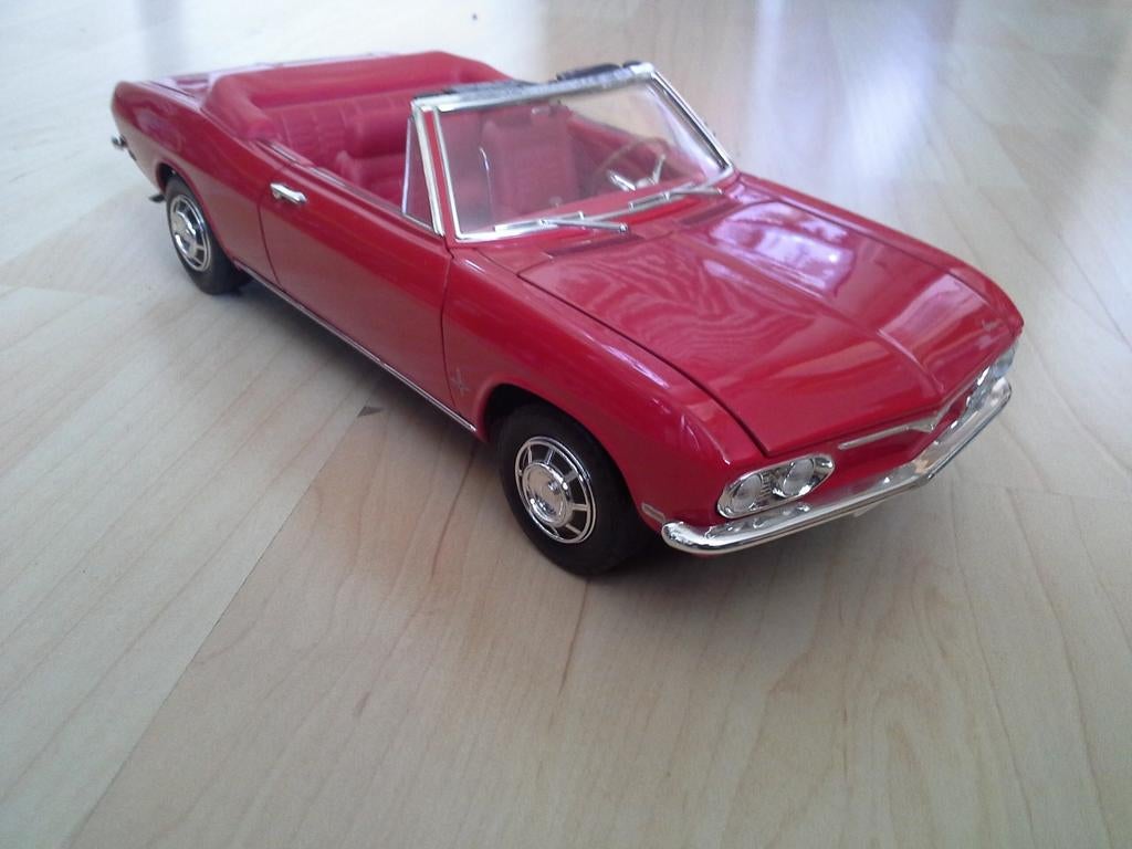 Road Signature 1:18 Chevrolet Corvair Monza Convertible 1969, Ophalen of Verzenden, Zo goed als nieuw, Overige merken