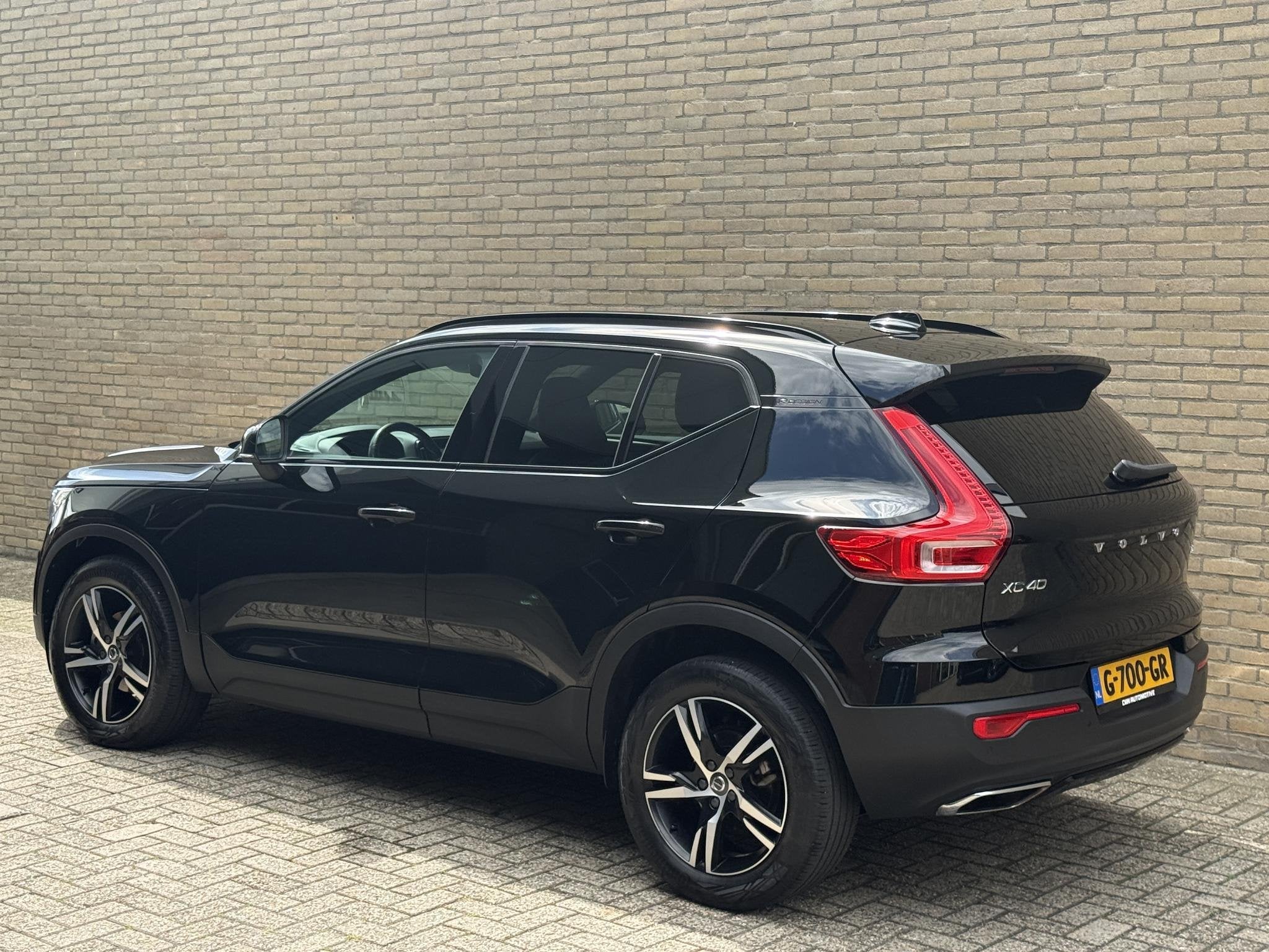 Volvo XC40 1.5 T3 163pk R-Design | Leder/alcantara | Navigat, Gebruikt, Euro 6, Origineel Nederlands, SUV of Terreinwagen