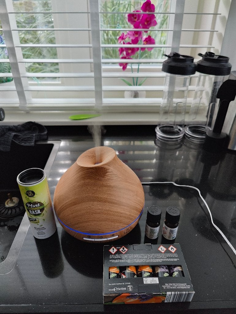 Aroma diffuser met LED-verlichting en etherische oliën, Ophalen, Zo goed als nieuw, Luchtreiniger