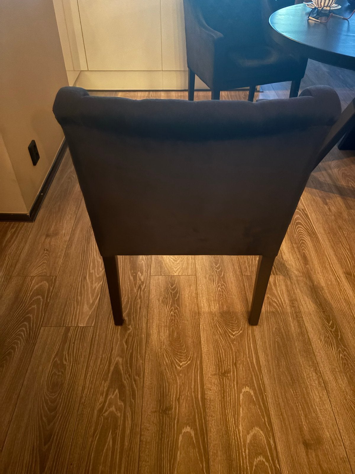 4 Zwarte fluwelen eetkamerstoelen, Zwart, Ophalen of Verzenden, Zo goed als nieuw, Vier