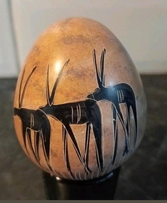 Stone Egg Handgesneden en beschilderd Afrikaanse krijger, Ophalen, Rechthoekig, 125 cm of meer