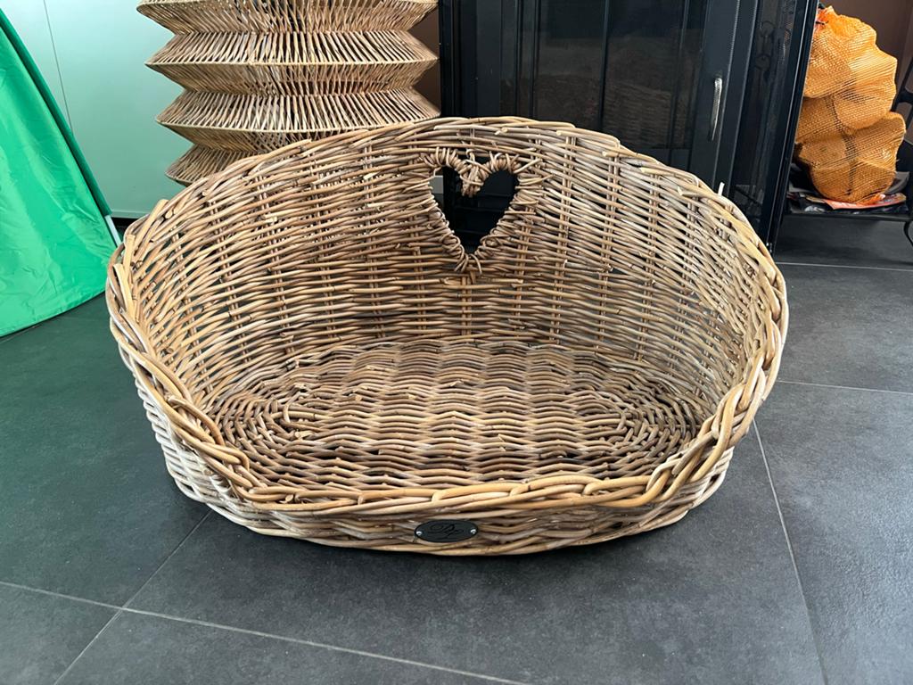 Designed by lotte mand, Ophalen, Zo goed als nieuw, Riet