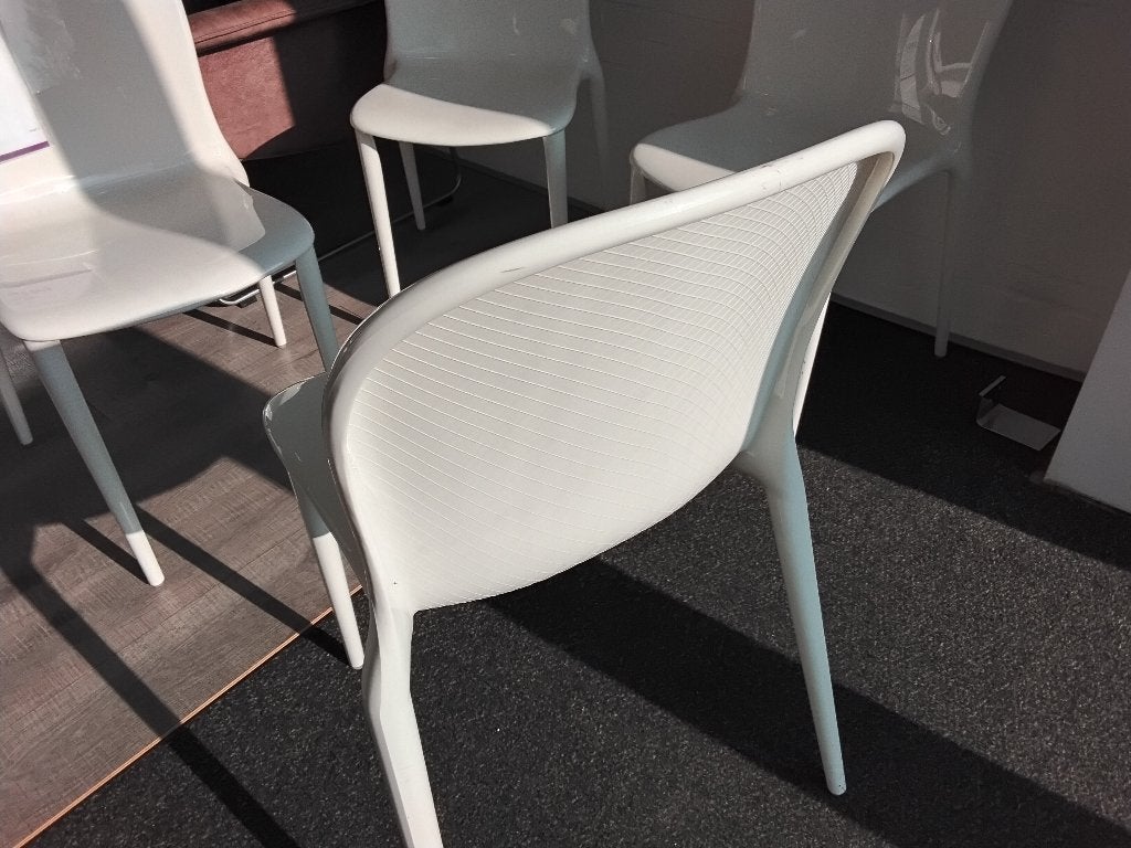 Kartell 4 st. eetstoelen voor 200=. Second Life Wolvega., Ophalen, Kunststof, Wit, Nieuw