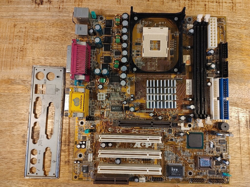 Chaintech 9BIA0-D100A Socket 478 mATX Moederbord, Overige soorten, Socket 478, Refurbished, Ophalen of Verzenden