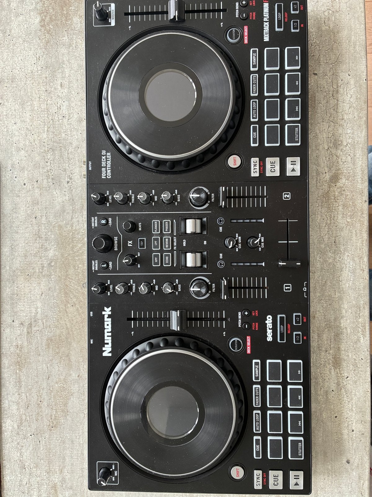 Numark Mixtrack Platinum FX DJ Controller, Ophalen of Verzenden, Zo goed als nieuw, Dj-set, Numark