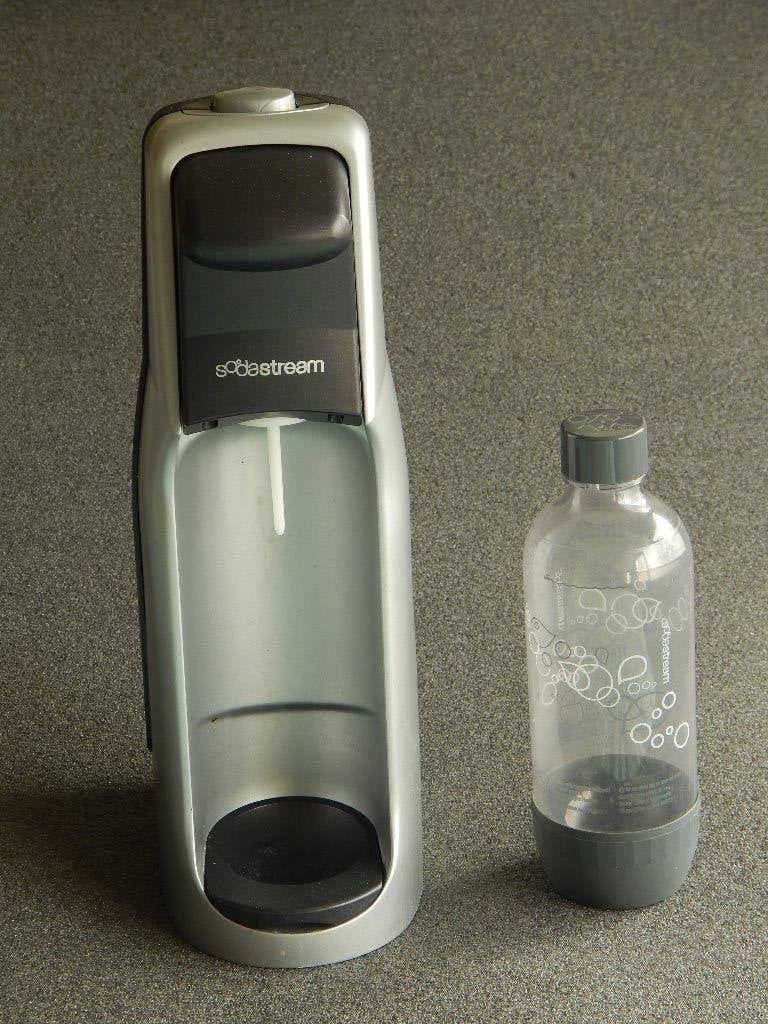 Sodastream met gedeeltelijke gevulde CO2 cilinder, Ophalen of Verzenden, Gebruikt