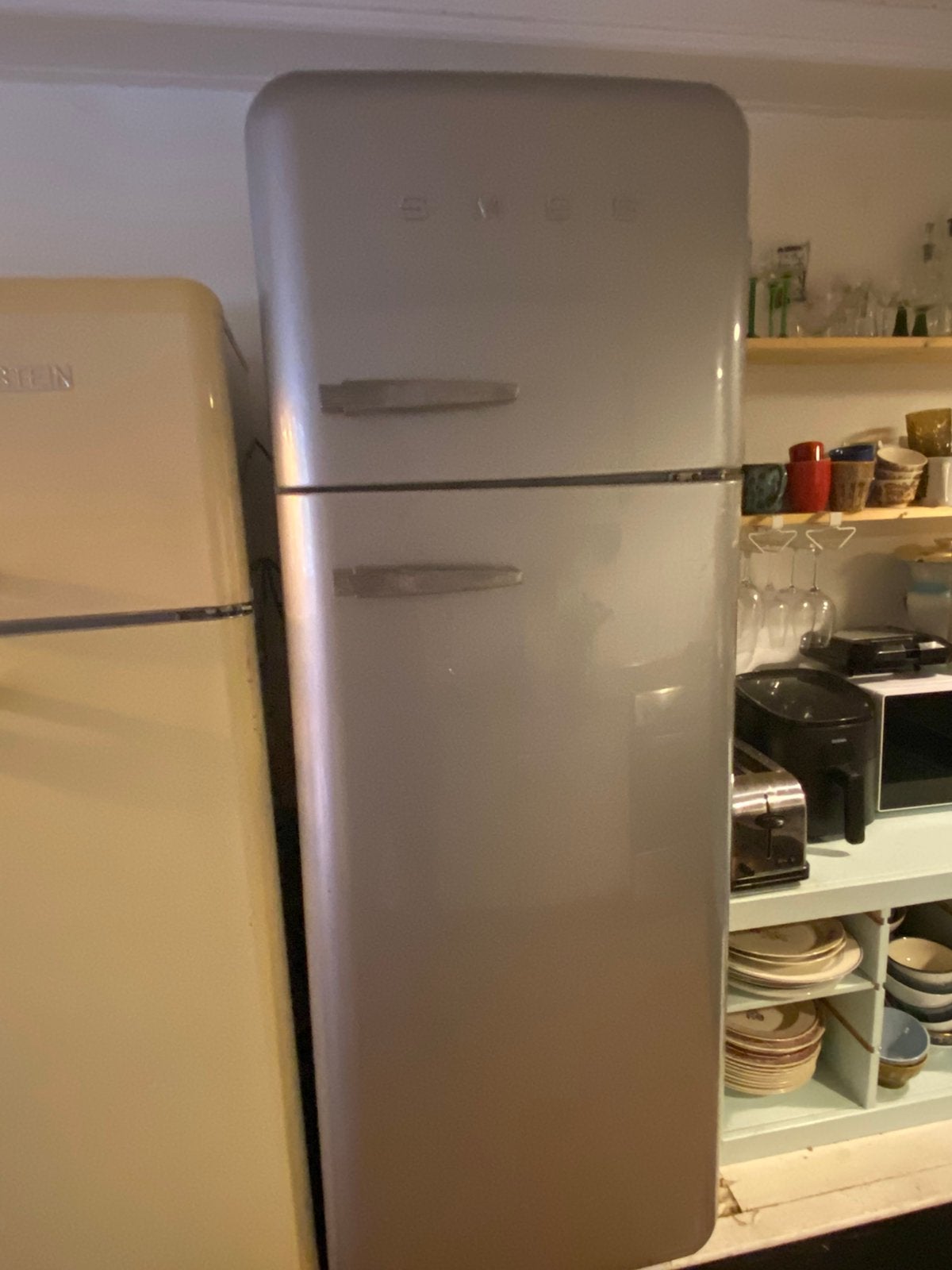 SMEG koelkast grijs, Witgoed en Apparatuur, Ophalen, Gebruikt, 200 liter of meer, 60 cm of meer